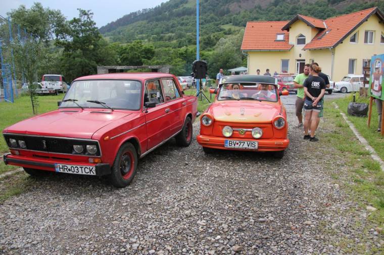 Kelet-európai veteránautósok találkoznak Ivóban