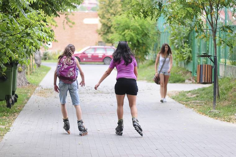 Örülhetnek a gyerekek: kezdődik a nyári vakáció