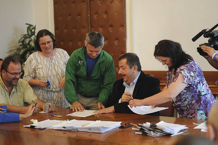 Újabb pályazati szerződéseket írtak alá