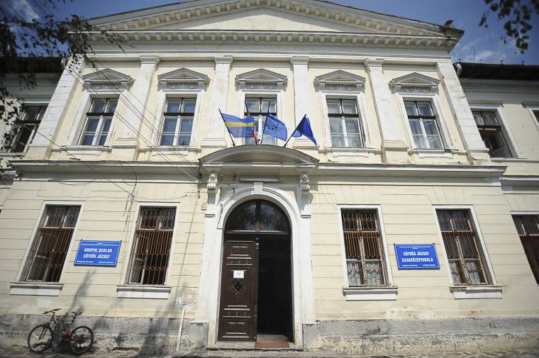 Kitérő választ adott a városháza az iskolaköltöztetésről