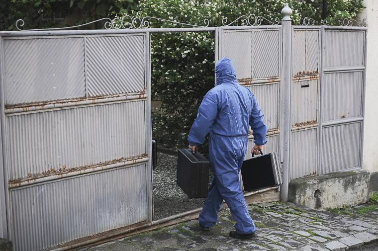 Gyermeke előtt ölte meg feleségét, majd öngyilkos lett