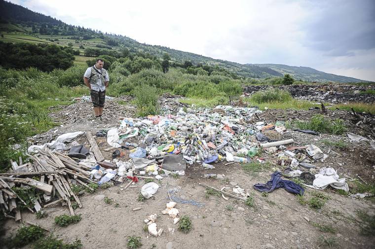 Újabb illegális szemétlerakó a Nagy-Küküllő partján