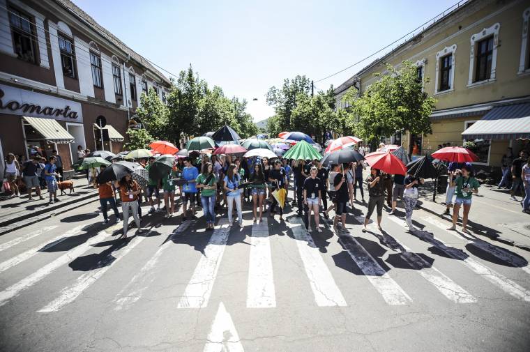 Villámtánc, villámőrület Udvarhely utcáin