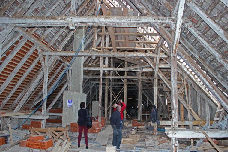 Újból csurran-cseppen pénz a Gimi felújítására