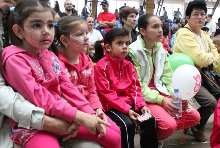 Gyereknapi sokadalom, vigadalom