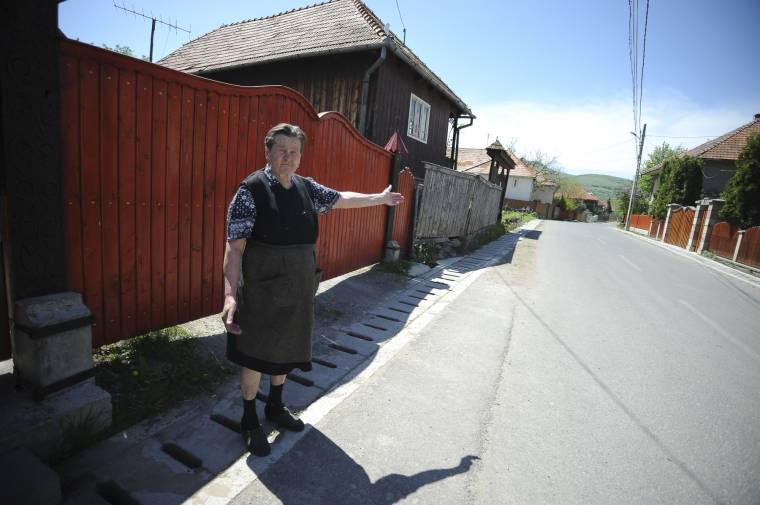 Korondon nem mehetnek a műútra a tehenek