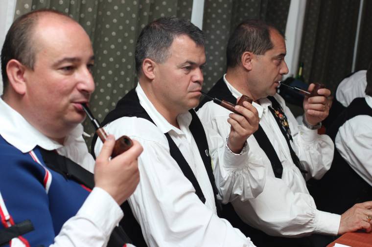 Pipaszívó verseny Udvarhelyen