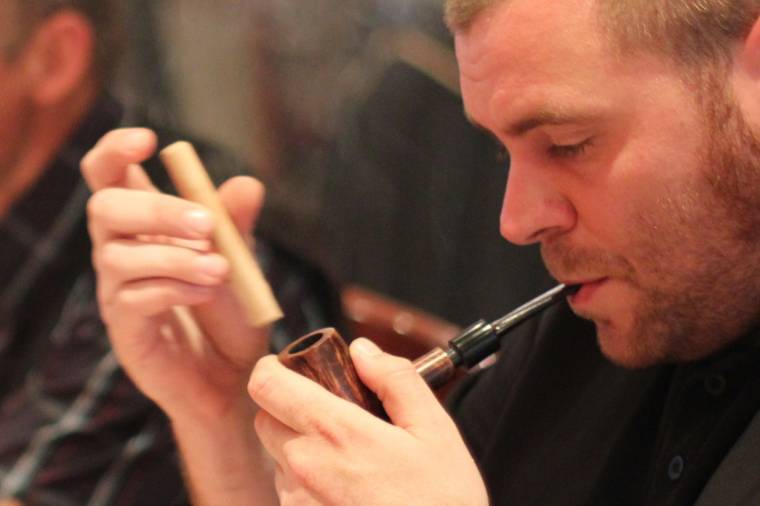 Mi lesz a pipaklubokkal a dohányzáskorlátozás után?