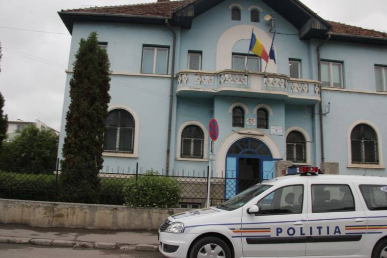 Szerszámnyeleket szállított illegálisan