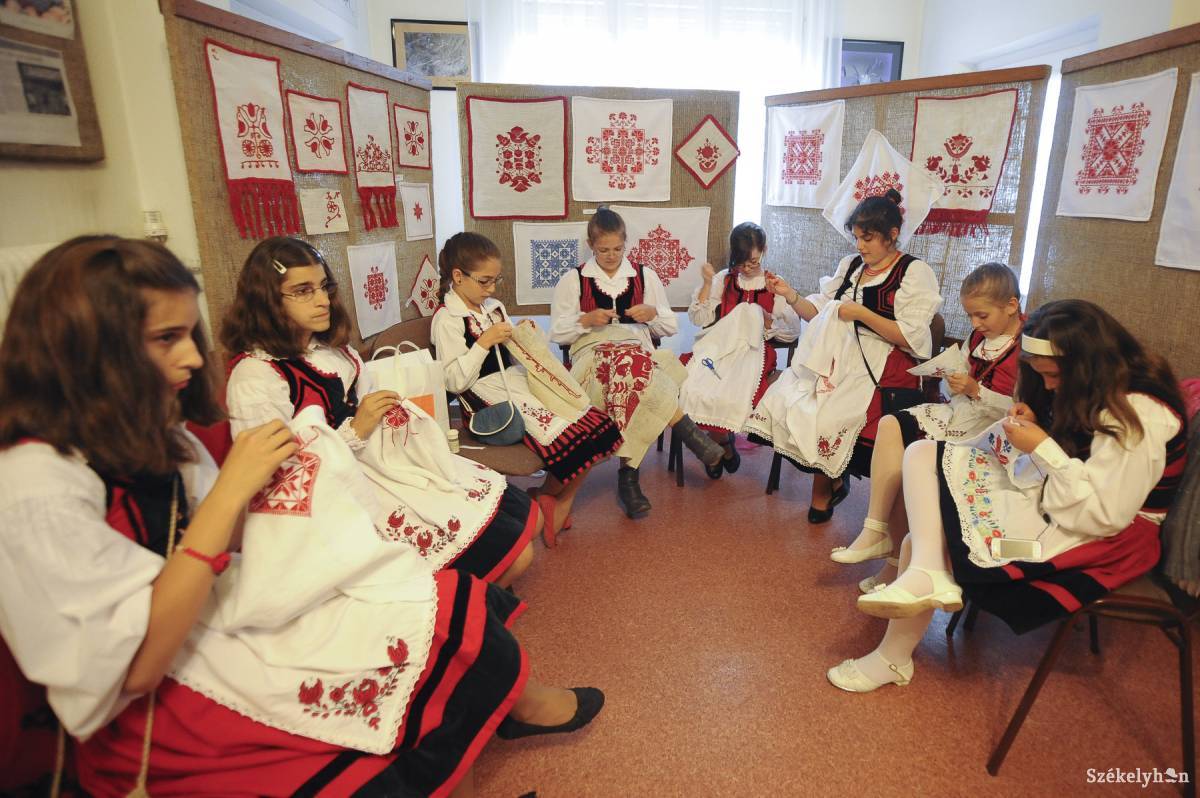 &bullet;  Fotó: Thomas Campean