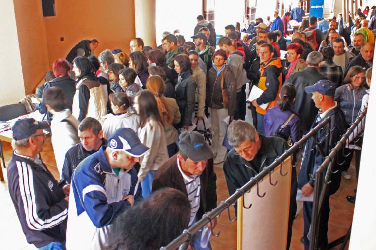 Százötven állást kínáltak