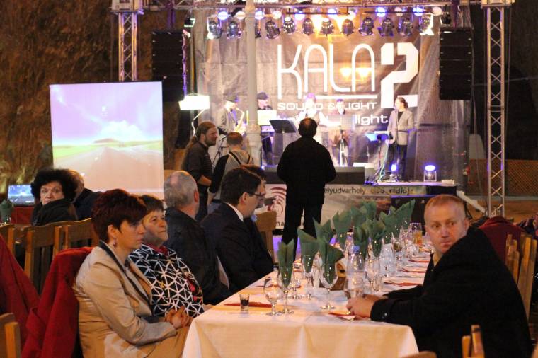 Bál az árva gyermekekért