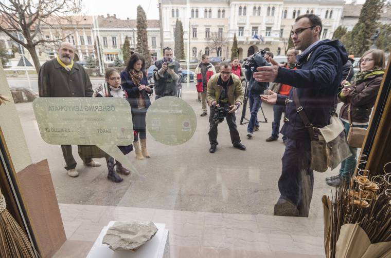 Szokatlan kiállítás nyílt a belvárosban