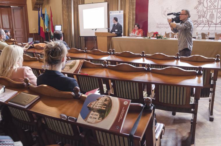 Várkonferencia a Szent István-teremben