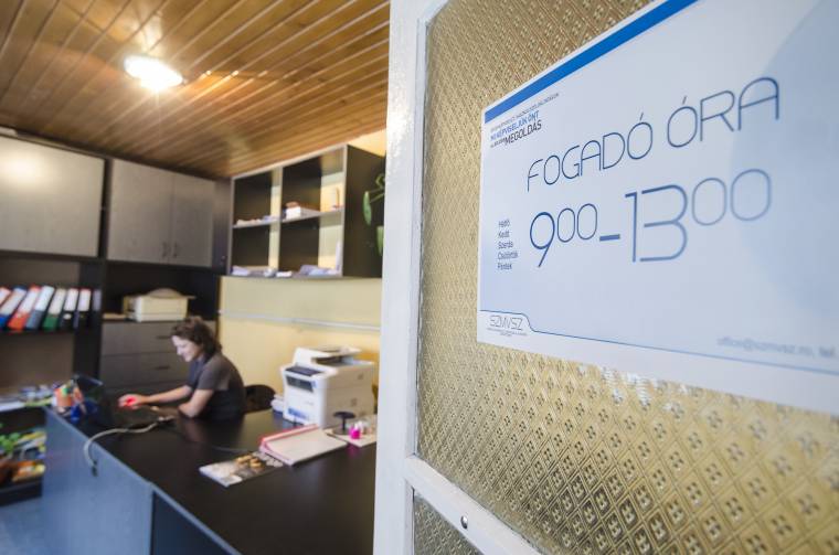 Ingyenes szaktanácsadás az SZMVSZ-nél