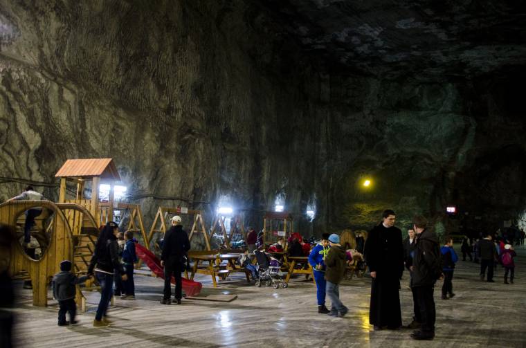 Angyaljárás a sóbányában