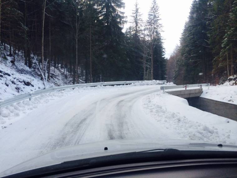 Sok autó csúszott egymásba