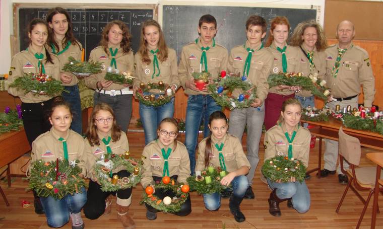 Családias hangulatban készültek a cserkészek