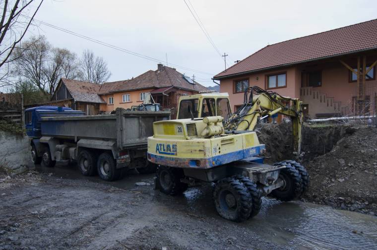 Építés, majd szépítés Farkaslakán