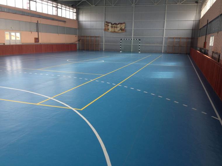 Új padlón sportolhatnak Zetelakán