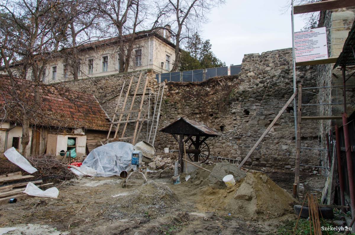 &bullet;  Fotó: Lukacsi Lehel