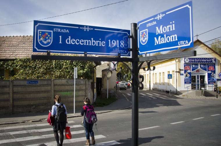 Átnevezés a törvény erejével?