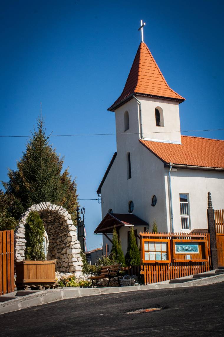 Nyolcvanéves a szentkeresztbányai templom