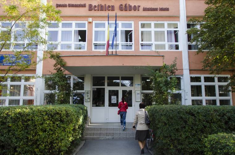 Iskolafelújítás kétmillió lejből