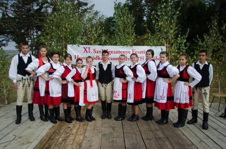 Verőfényes, illatos gesztenyeünnep