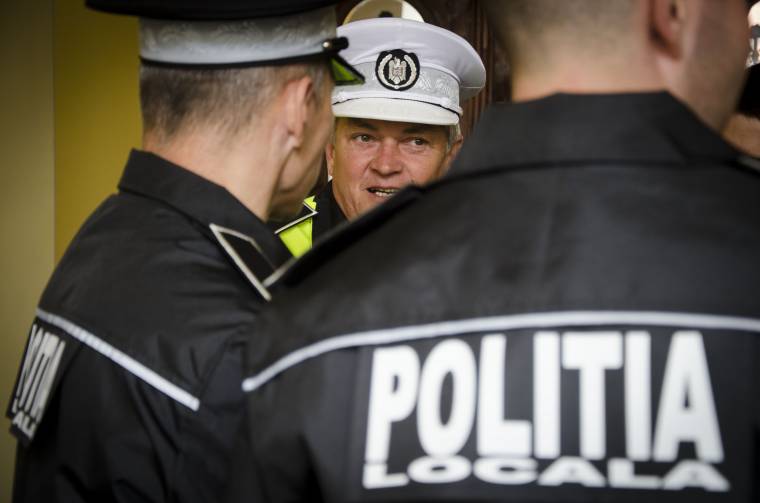 Takarítani ment, pénzt lopott