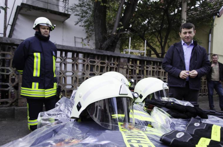 Bevetésen, biztonságban