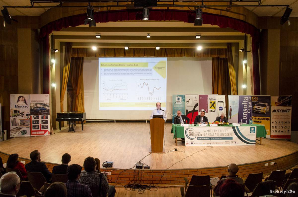 &bullet;  Fotó: Lukácsi Lehel