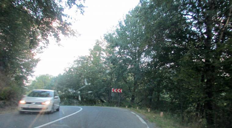 Veszélyes kanyar szabadeséssel