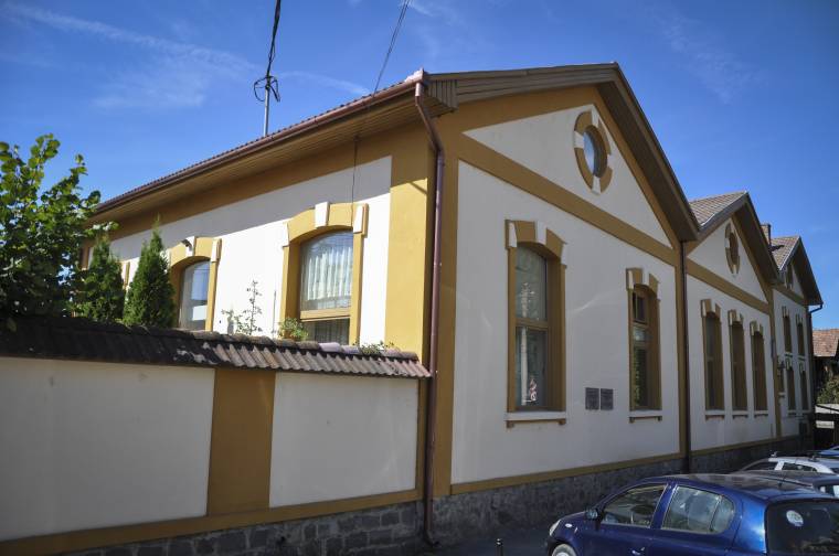 Tizenkét helyi rendőrt alkalmaznak