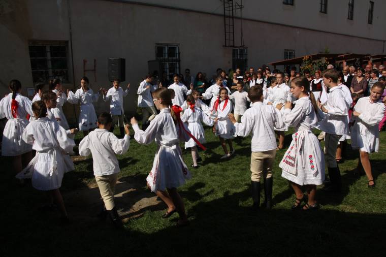 A rögös földből életet sajtolnak