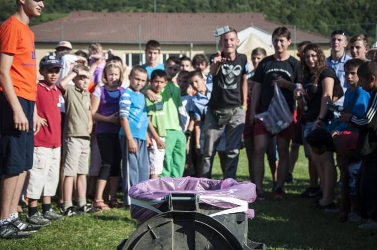 Repültek a mobilok Zetelakán