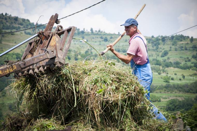Ünneplés csak kalákázás után