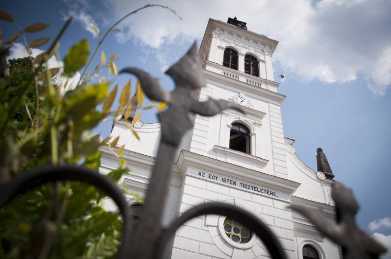 Újrateremtett hagyomány