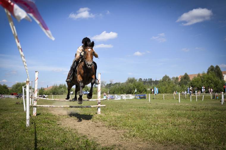 Félszáz lovas a parasztvágta döntőjén