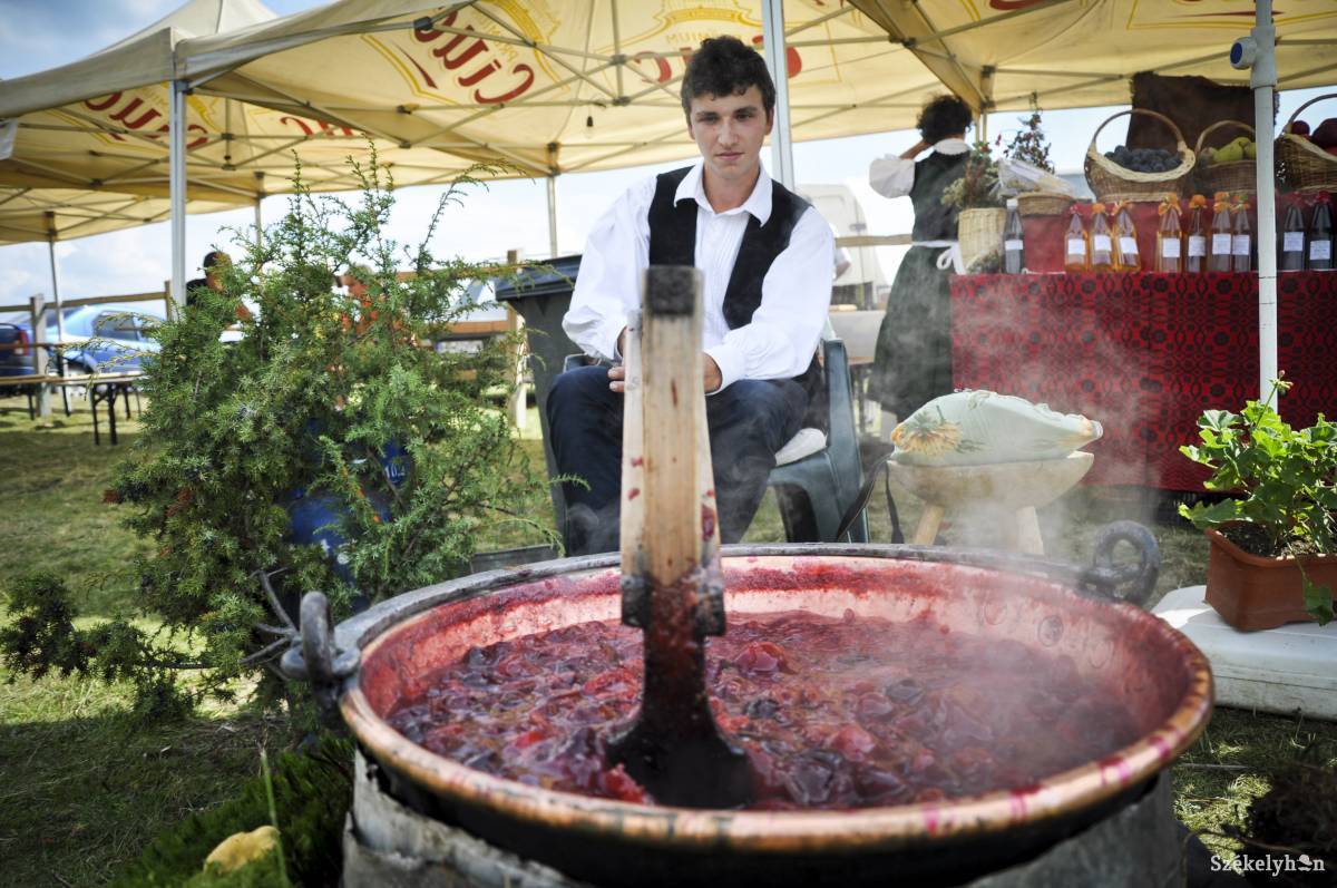 &bullet;  Fotó: Lukácsi Lehel