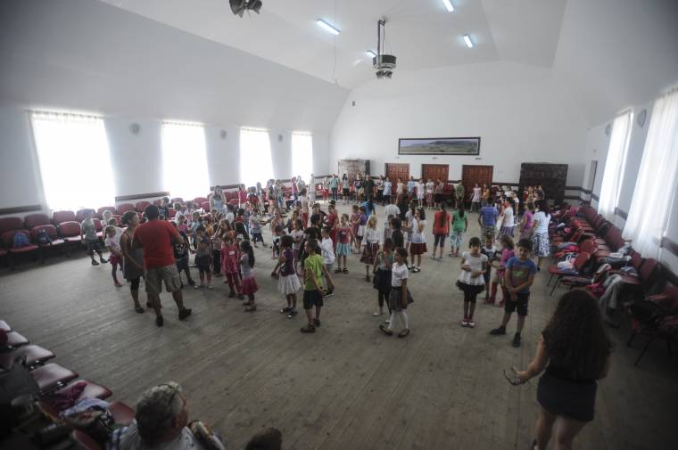 Gyerekek ropják Oroszhegyen