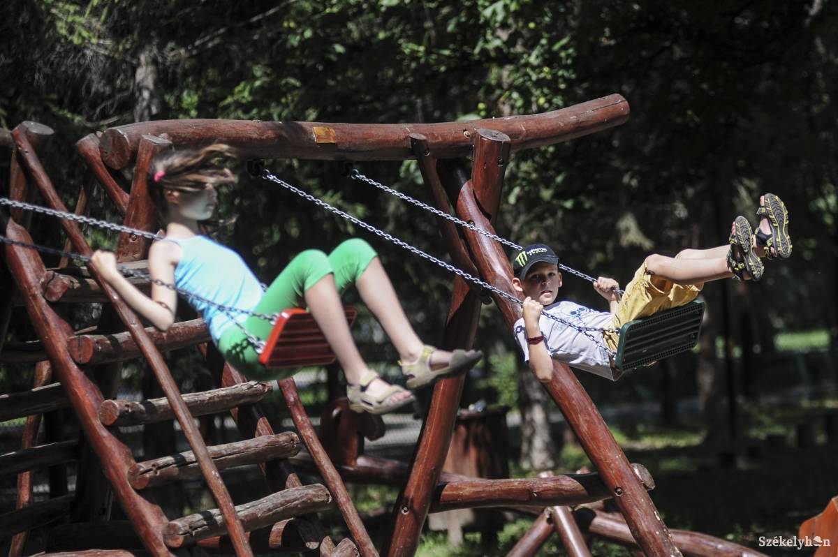 &bullet;  Fotó: Thomas Campean