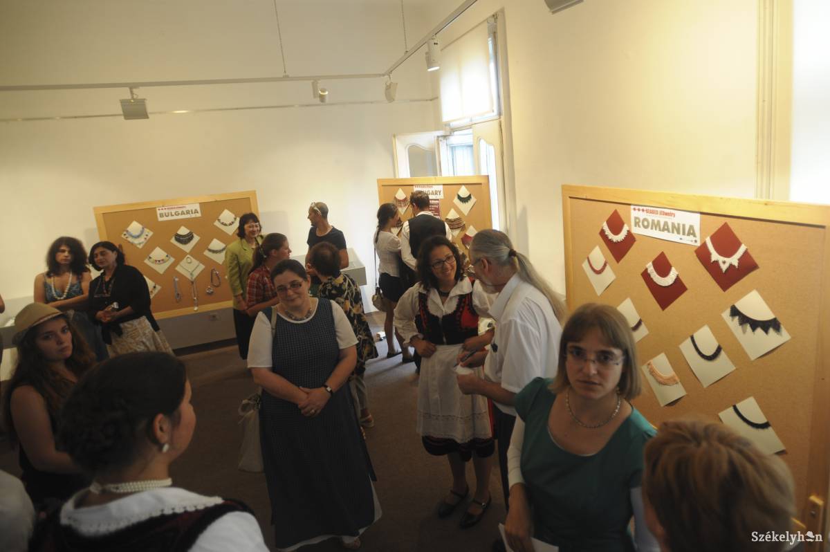 &bullet;  Fotó: Thomas Campean