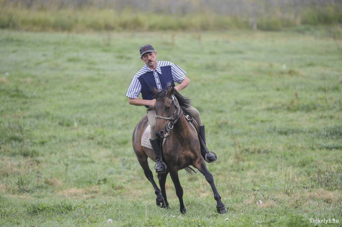 &bullet;  Fotó: Thomas Campean