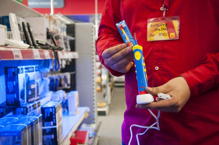 Felturbózott fogápolás