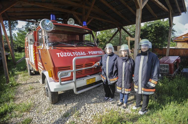 Villámhölgyek Keresztúron