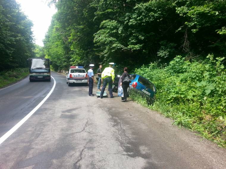 Balesetet okozott a lopott autóval