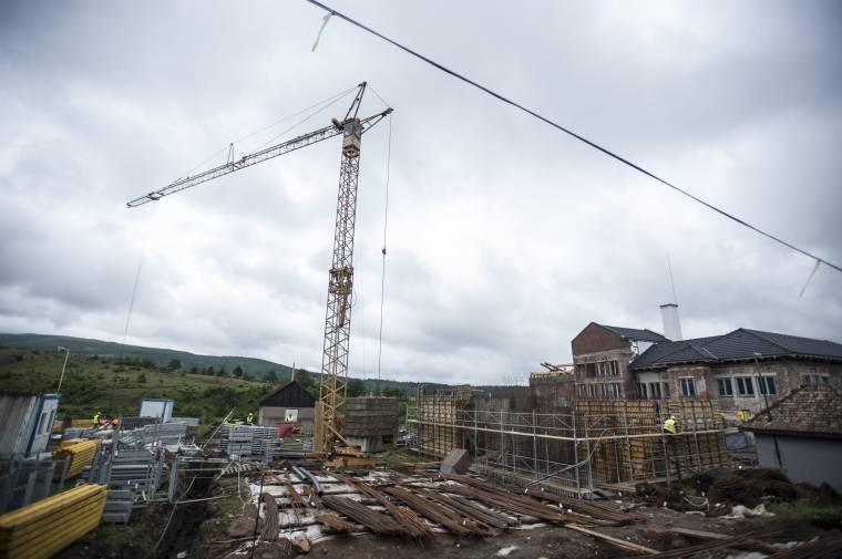 Tiszta vizet öntenek a pohárba Szentegyházán