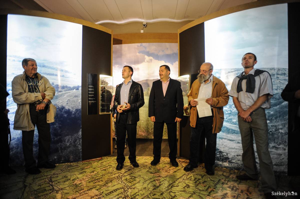 &bullet;  Fotó: Thomas Campean