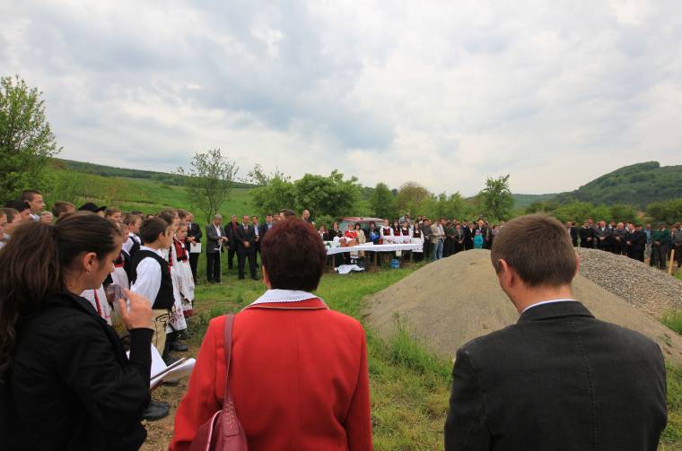 Közösségi munka a décsfalvi templomért